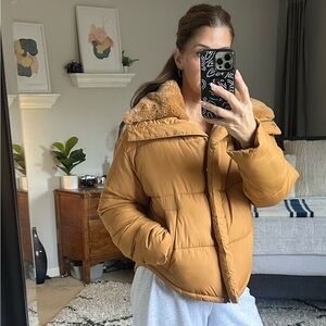 Women’s Abercrombie puffer jacket size small